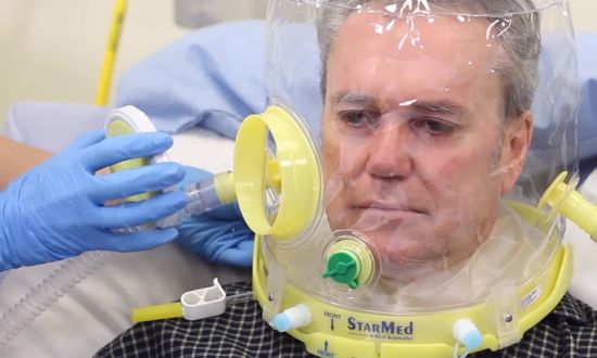 CaStar R Next Hood for NIV therapy