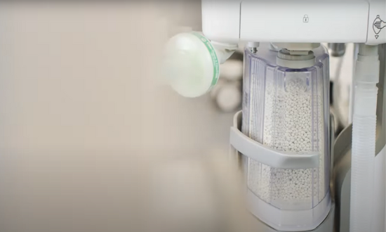 The SmartCan™ disposable CO₂ Absorber fitting guide